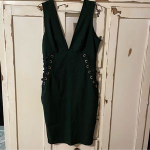 Iris v-neck green dress